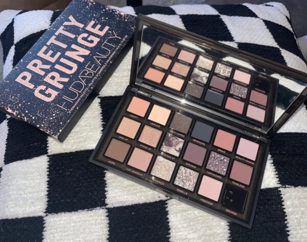 Huda Moji Pretty Grunge Eye Shadow Palette - Image 6