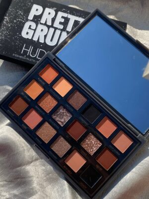 Huda Moji Pretty Grunge Eye Shadow Palette