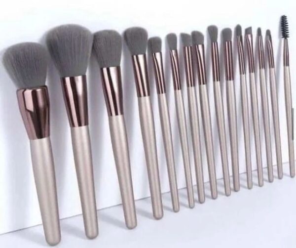 BH Cosmetics 15 Pcs Lavish Elegance Brush Kit - Image 2